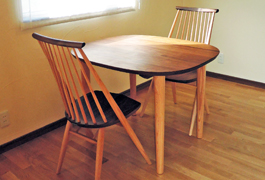 バイカラ―テーブル