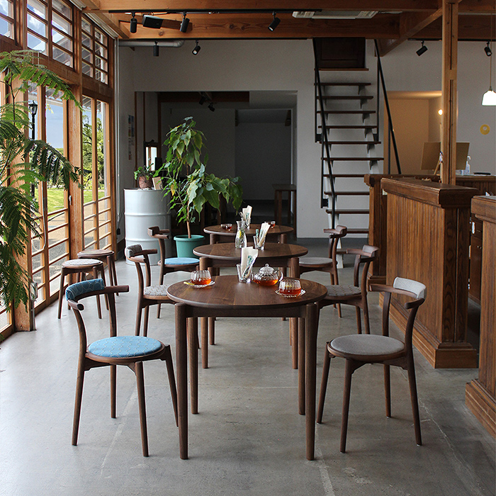 スタッキングチェア