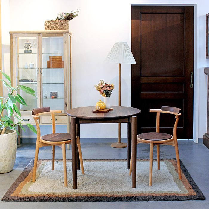 スタッキングチェア