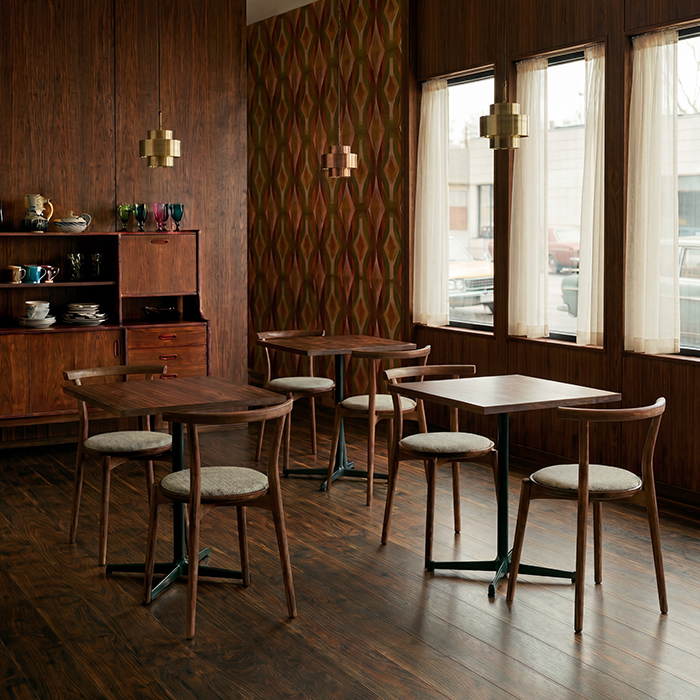 スタッキングチェア